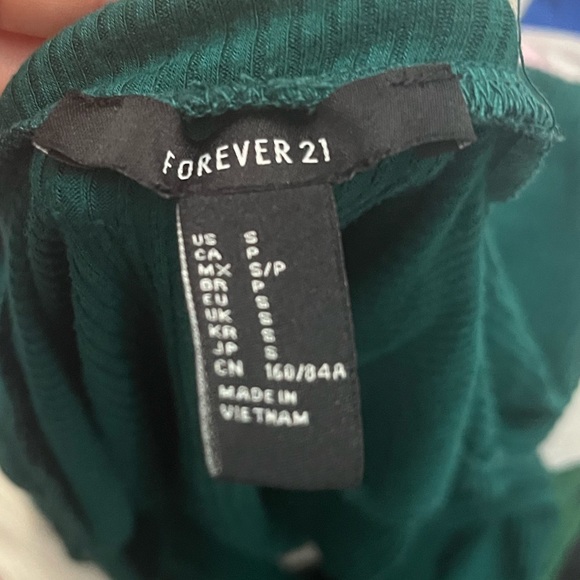 EUC Forest Green Long Sleeve Ribbed Crop Top - Picture 5 of 5